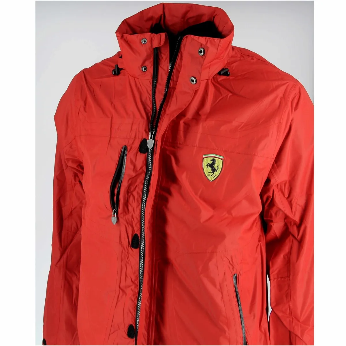 Blouson coupe vent imperméable doublé polaire FERRARI - Matière noble 89.90€