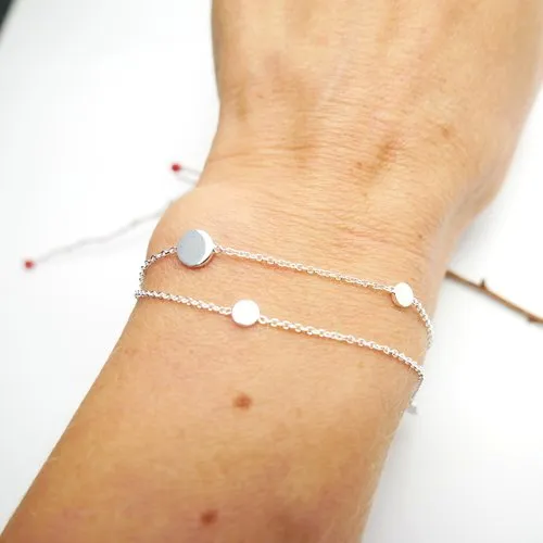 Bracelet double avec médailles décalées en argent 925 recyclé minimaliste avec chaine ajustable