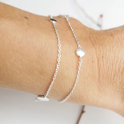 Bracelet double avec médailles décalées en argent 925 recyclé minimaliste avec chaine ajustable