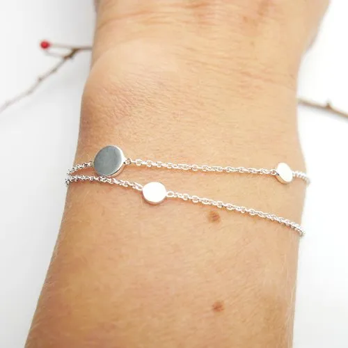 Bracelet double avec médailles décalées en argent 925 recyclé minimaliste avec chaine ajustable