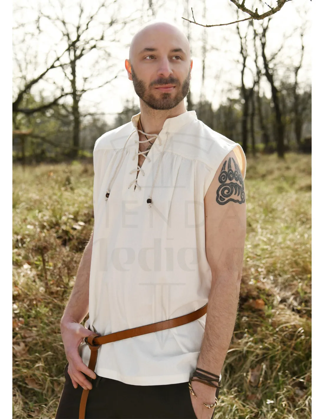 Chemise médiévale sans manches modèle Konstantin, blanc naturel ⚔️ Boutique