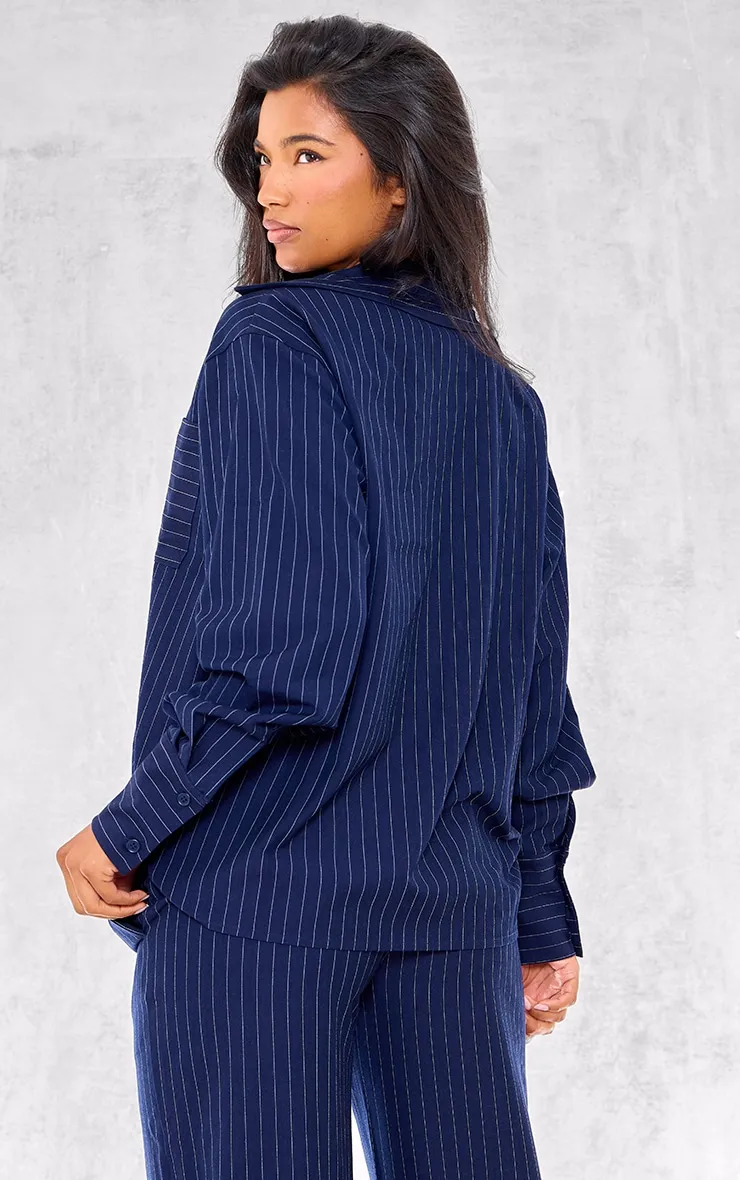 Chemise oversize en maille tissée bleu marine imprimé rayures fines