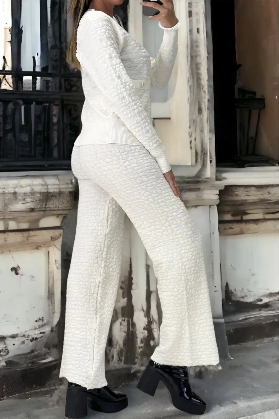 Ensemble blanc gilet et pantalon palazzo en jaquard très extensible