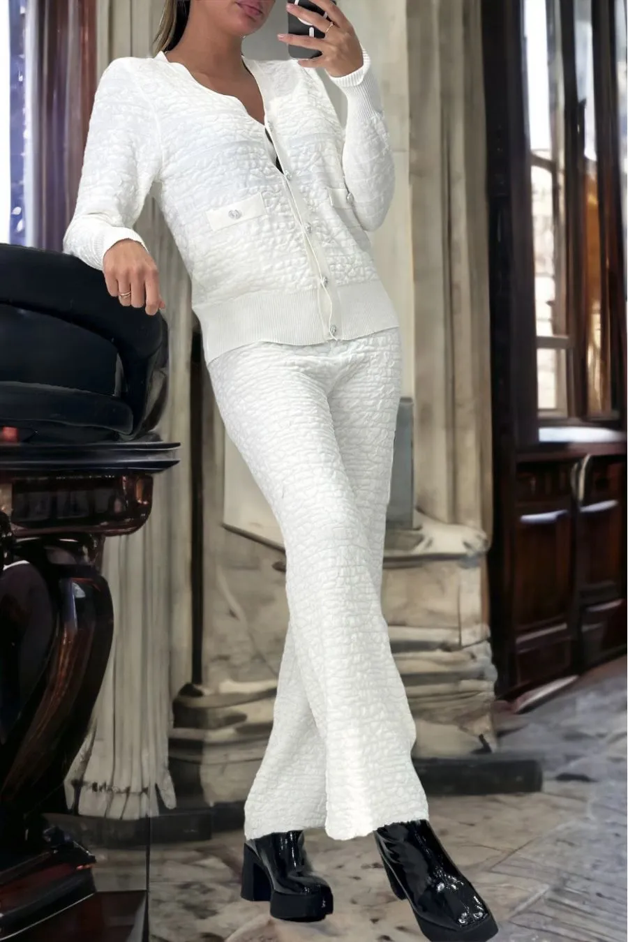 Ensemble blanc gilet et pantalon palazzo en jaquard très extensible