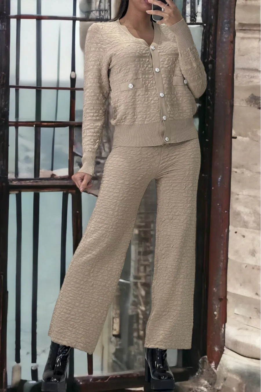 Ensemble taupe gilet et pantalon palazzo en jaquard très extensible