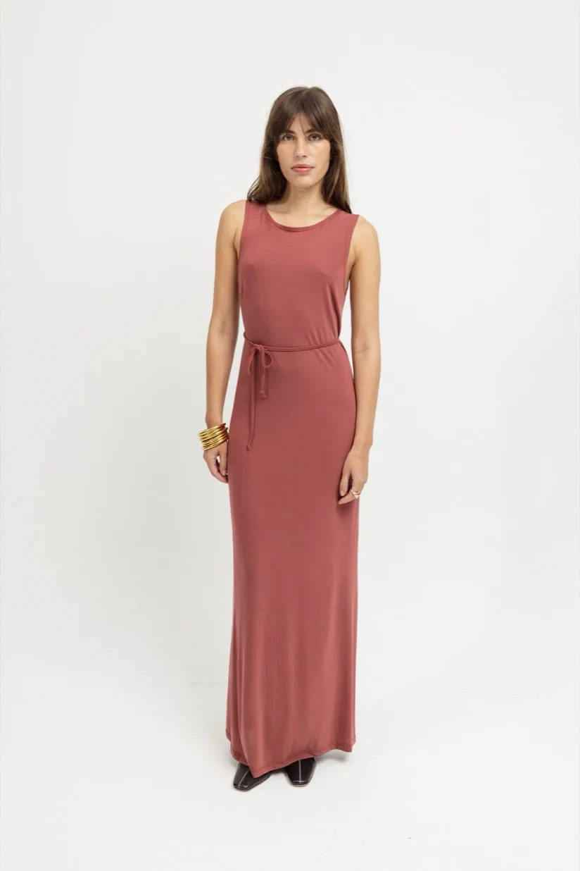 Robe asymétrique en dentelle