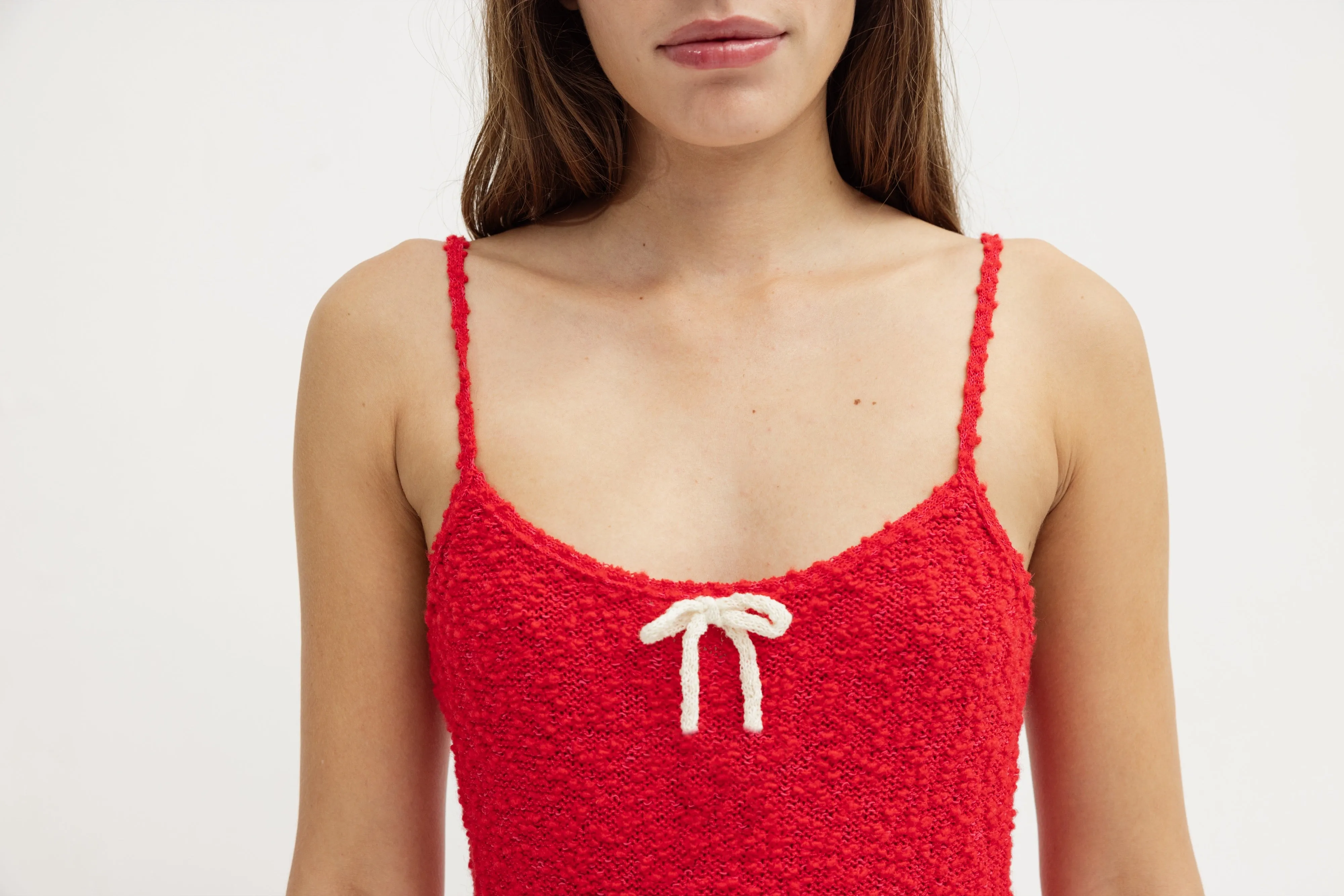 Robe asymétrique en dentelle