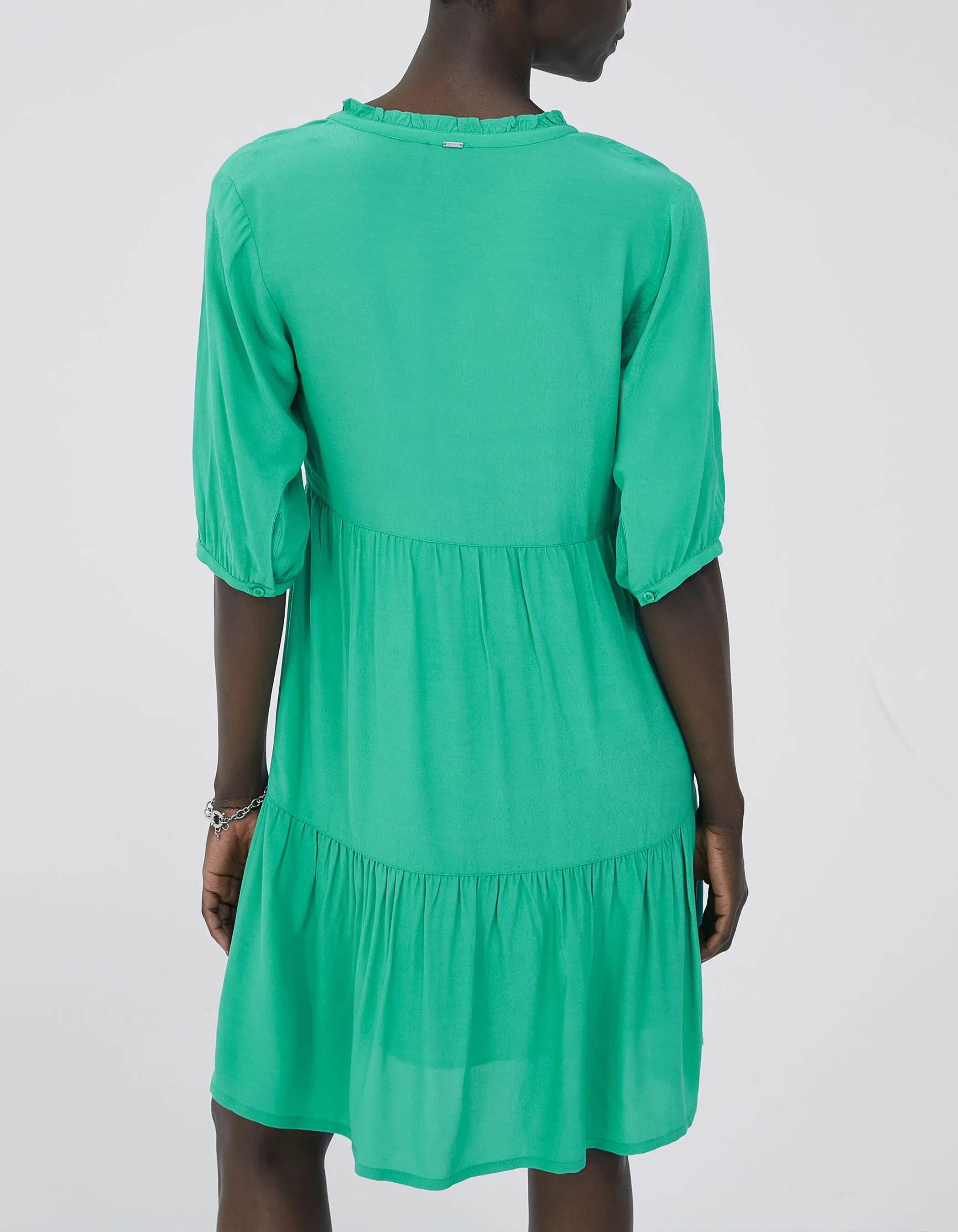 Robe verte encolure V à volant Femme