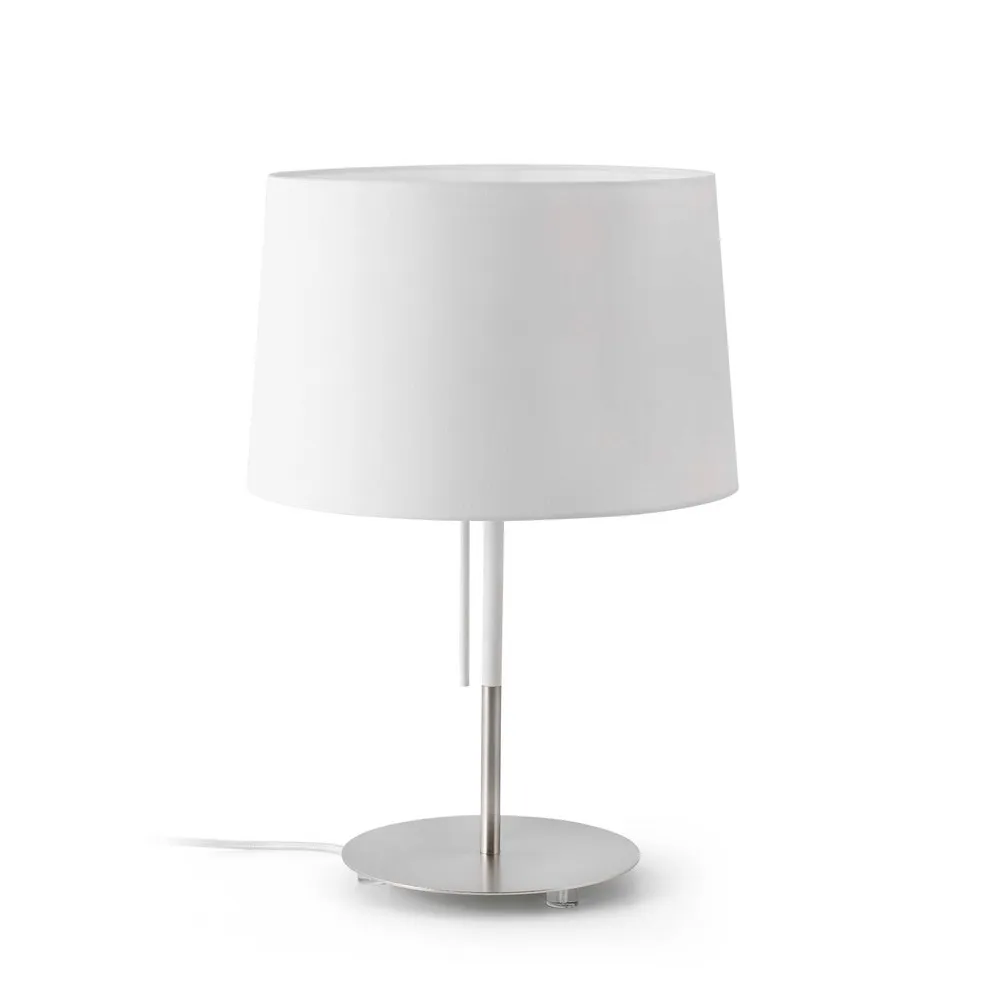 VOLTA : Lampe de table design nickel mat avec abat jour en tissu blanc